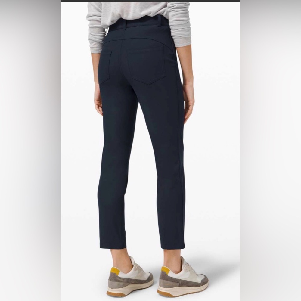lululemon athletica city sleek Navy Ankle Crop Pants